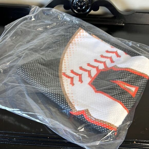 Pottery Barn Teen Giants MLB™ Team Tapestry - Picture 2 of 5